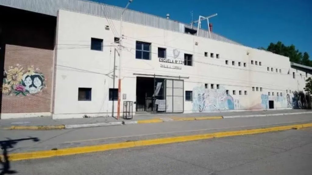 tiene-12-anos-y-denuncio-en-redes-sociales-que-es-victima-de-acoso-en-una-escuela-de-chubut-estoy-cansada-foto-google-street-view-BCZXHAS7DVFBJF3QOXVEM6ZFZY