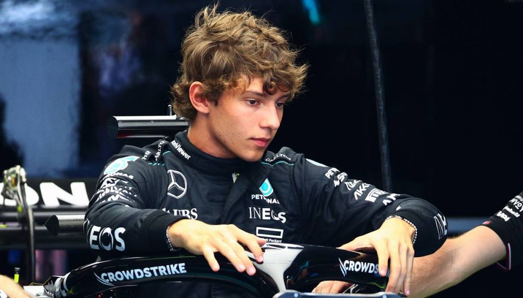 kimi-antonelli-paura-a-monza-le-foto-dello-schianto-al-debutto-in-mercedes_12865231190x786