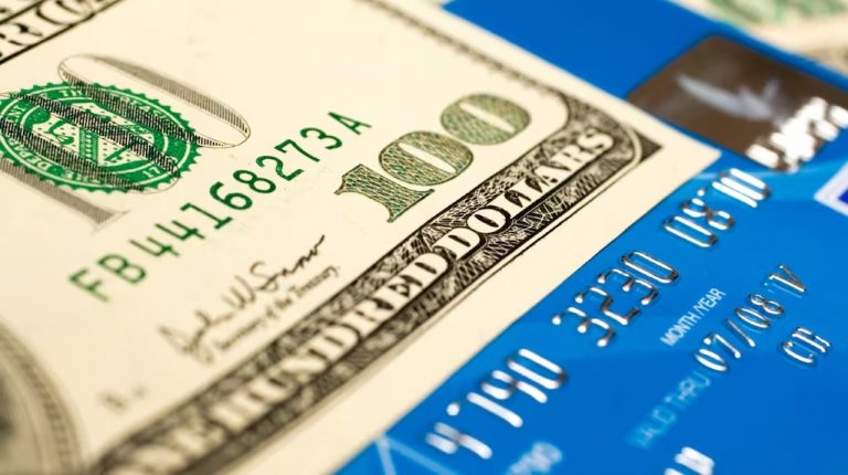 la-cotizacion-del-dolar-oficial-y-el-dolar-tarjeta-para-este-21-de-mayo-foto-adobe-stock-WVHKSLOI4FG