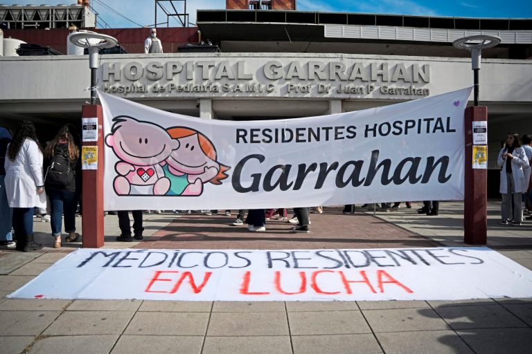 1153132-el-gobierno-aumentara-el-sueldo-de-los-residentes-del-hospital-garrahan