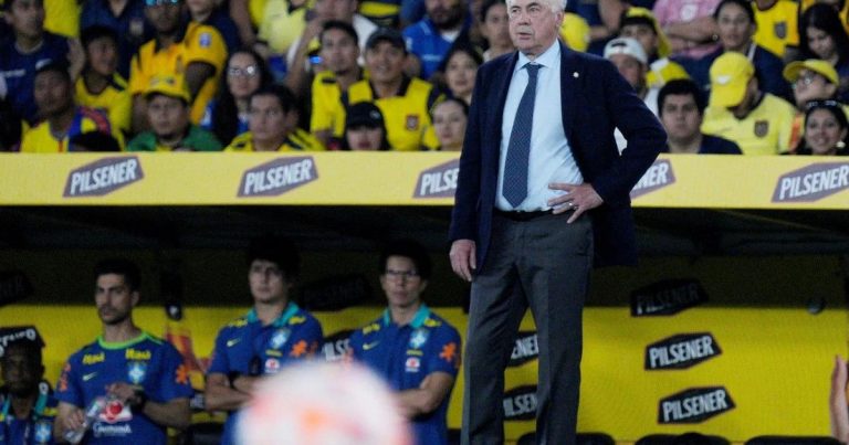 Conforme-el-ambiente-y-queja-sobre-el-cesped-que-dijo