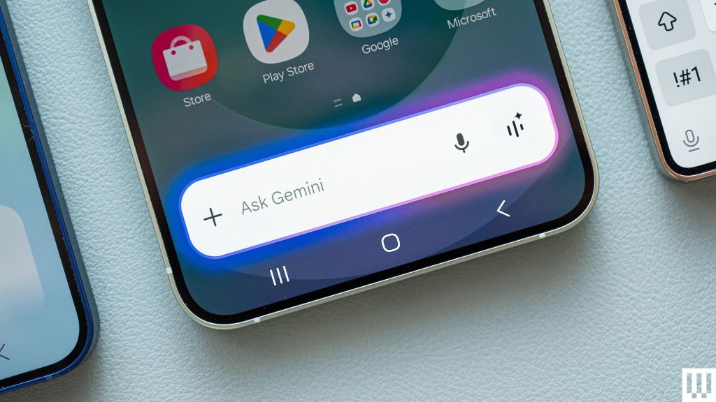 Samsung-Galaxy-S25-Gemini-Reviewer-Photo-SOURCE-Julian-Chokkattu